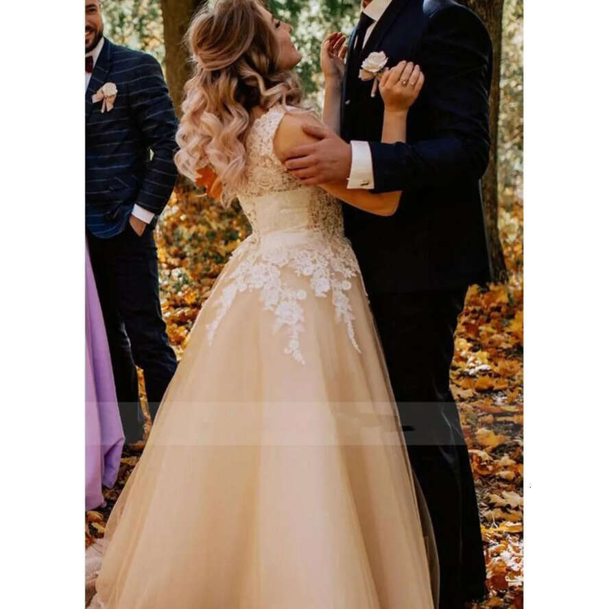 Country Garden Champagne A E Wedding Dress Up Back V Neck Lace Appliques Bridal Gowns Plus Size Vestido De Novia 0509