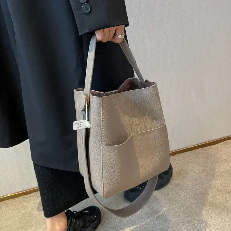 Bucket Shoulder Side Bags for Women 2025 Female Designers Trend Small Leather Crossbody Bag Handbags and Purses