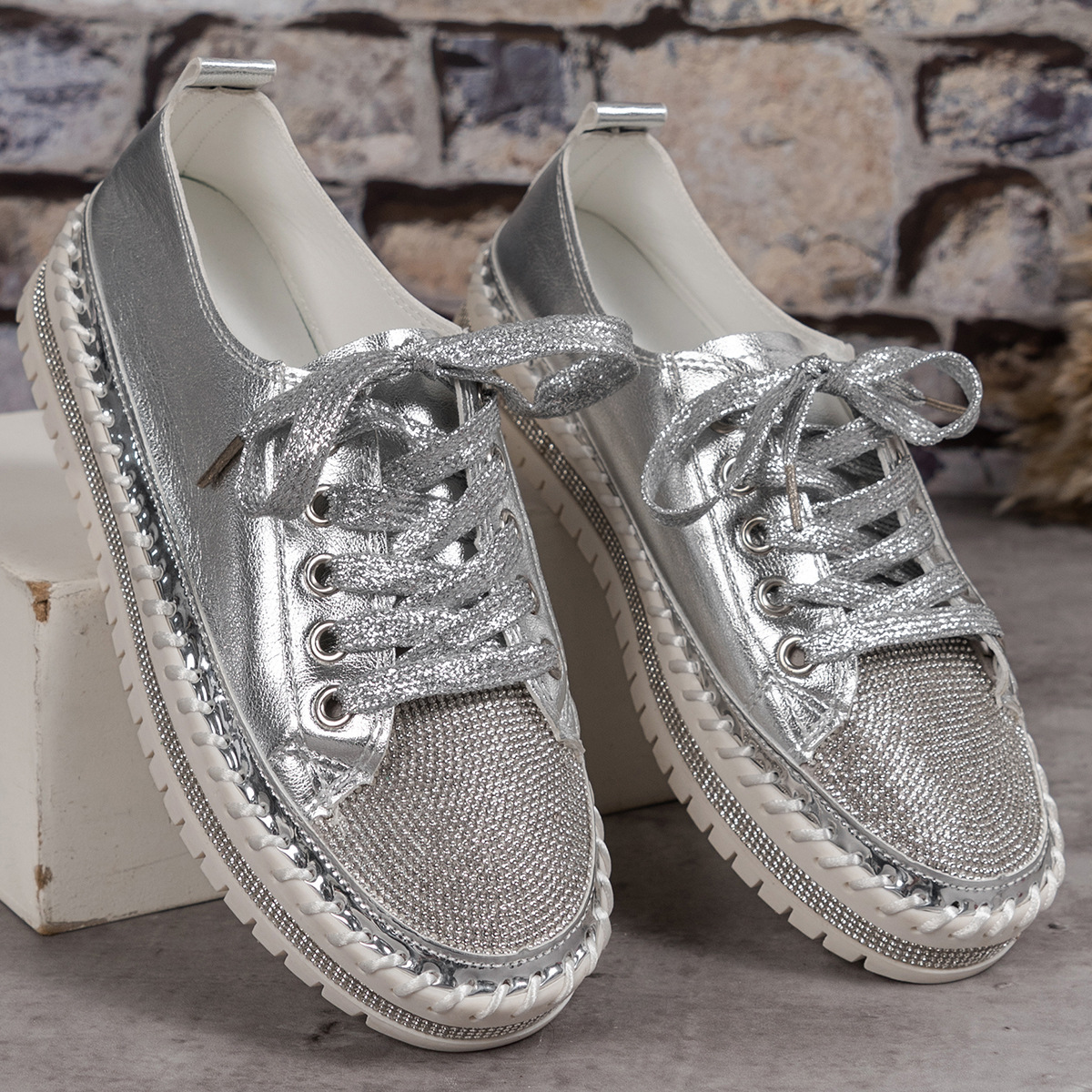 Women Casual Shoes Sequins Rhinestone Shoes Breathable Wear Resistance Lace Up for Outdoor Activities