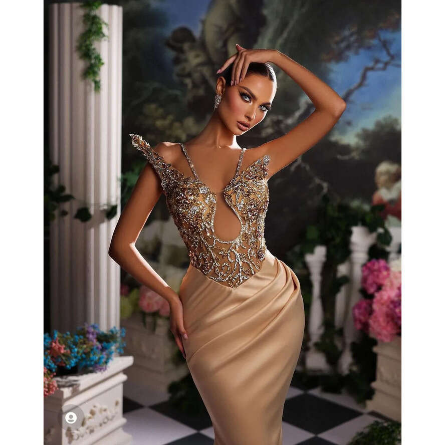 Gold Mermaid Prom Dresses Sleeveless V Neck Straps Appliques Sequins Beaded Or Length 3D Lace Satin Dias Evening Dress Bridal Gowns Plus Size Custom M