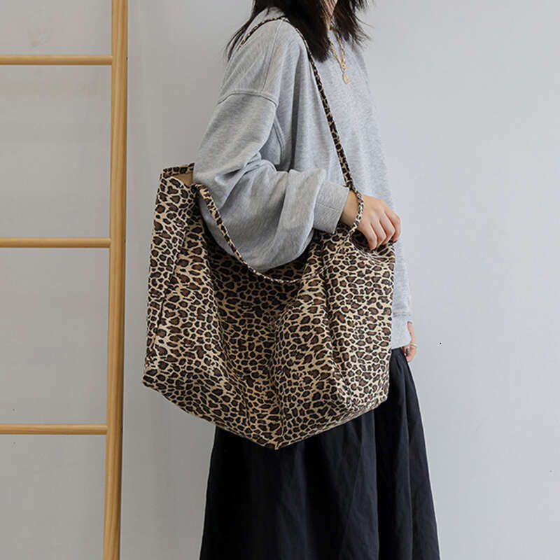 Capcity Large Leopard Printing Canvas Handbag For Women Shoulder Female New Fashion Designer Shopping Casual Tote Bag