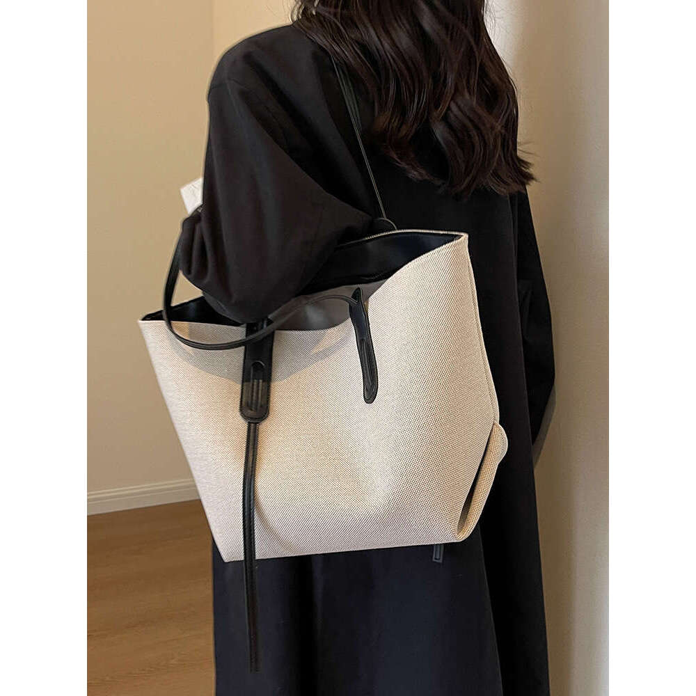 Fashion canvas for women, new 2023 summer large capacity single shoulder tote bag, college student class commuting bag