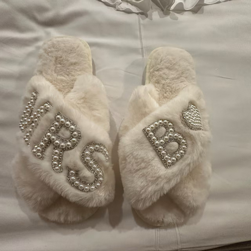 Fashionable Women Slippers Fur Sequins Sandal Fluffy Plush Flip Flops Comfortable Slides Slip On Sandals