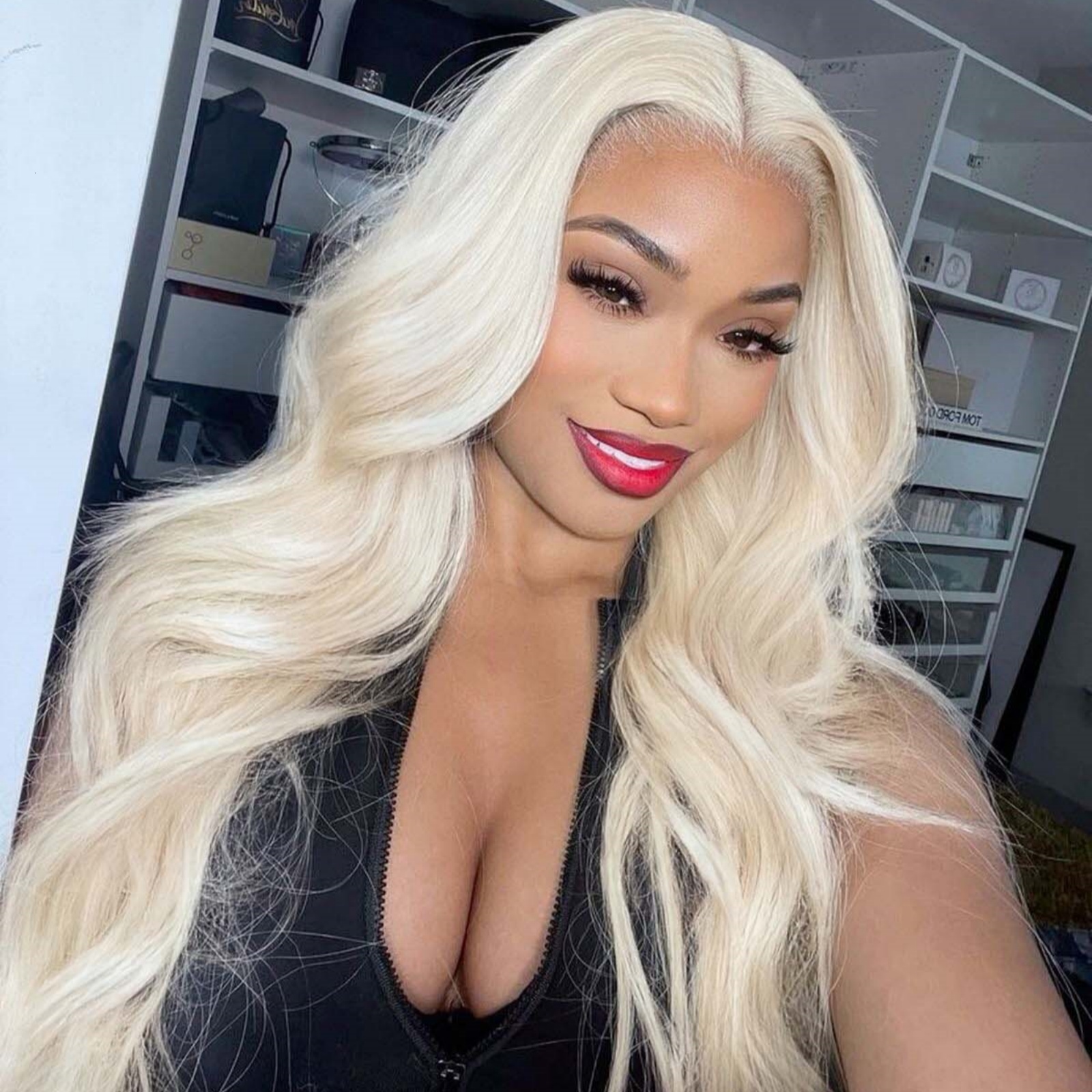 White Platinum Blonde Body Wave Synthetic Front Wig Glueless Long Natural Wavy Hair Frontal Lace Wigs for Women Fashion