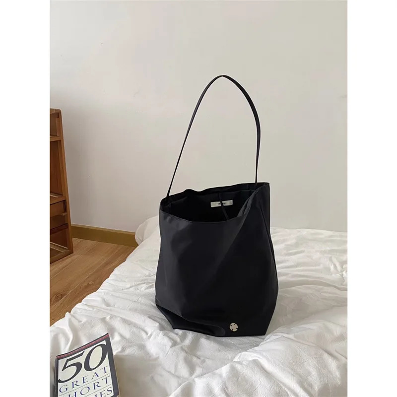 SEMALAYA Niche fashion nylon bucket bag large capacity tote shoulder handbag highend 241021