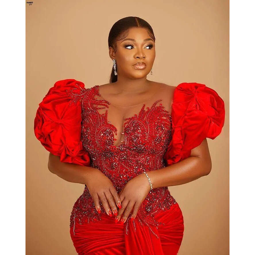 2022 Red Urious Sexy Prom Dresses Lace Beaded Crystals Evening Formal Party Second Reception Birthday Engagement Gowns Dress Plus Size Arabic Aso Ebi