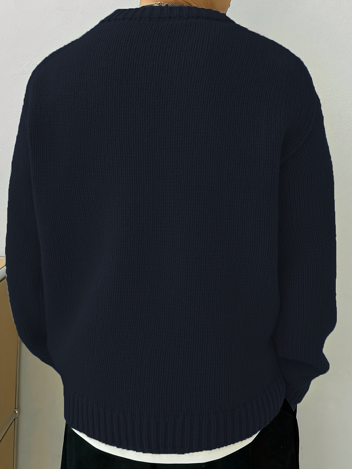 Men's solid color knitted pullover sweater, casual long sleeved round neck sweater for autumn and winter men's sweater