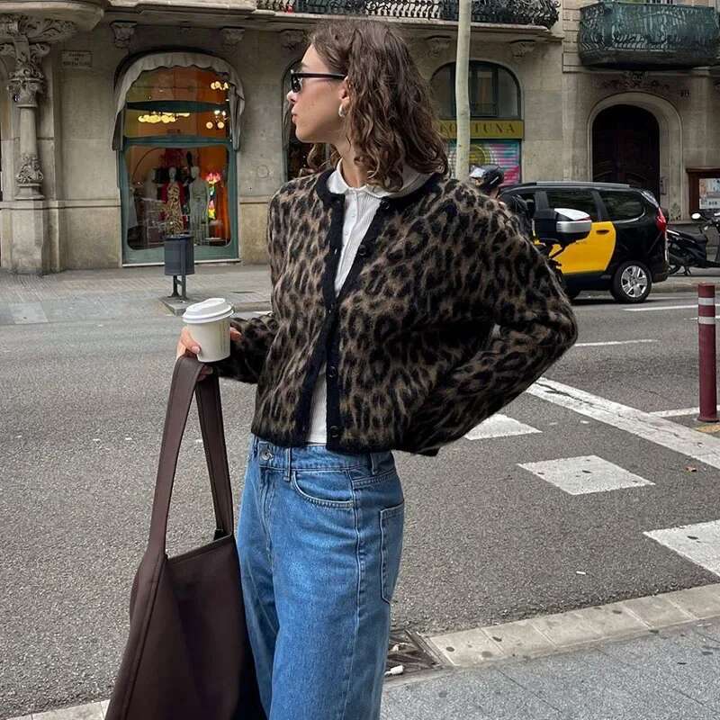TARUXY Fashion Lepard Knitted Cardigan For Women Loose Casual Long Sleeve Retro Single Breatted Sweater Autumn Outwear