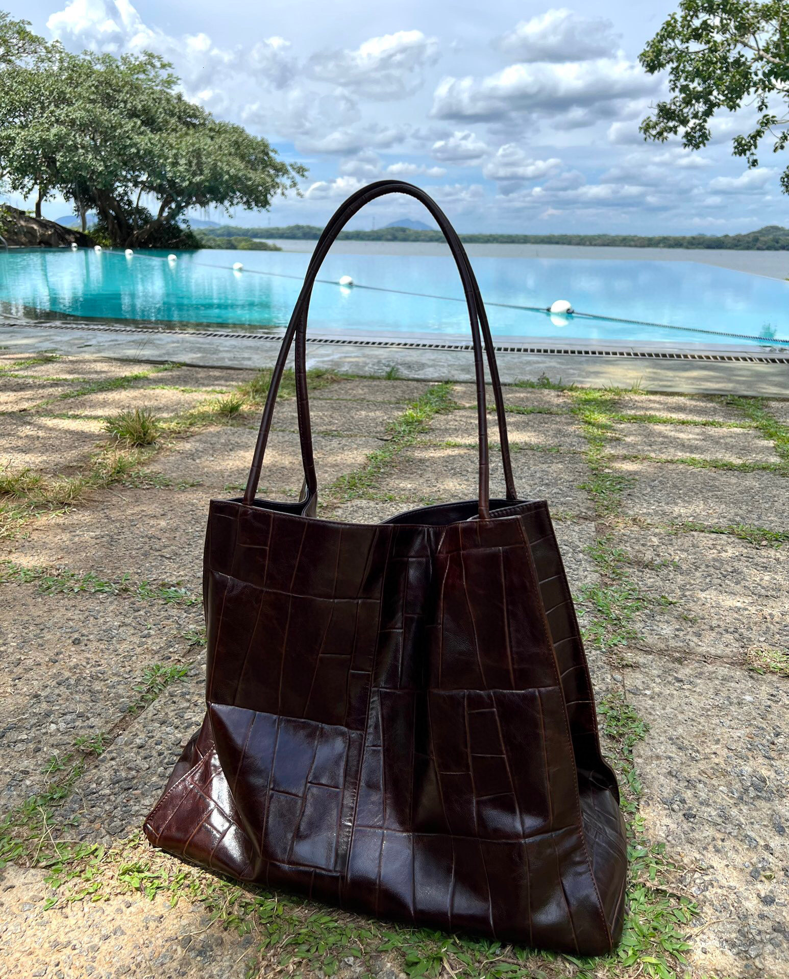 2024Large Capacity Genuine Leather Tote - Casual & Stylish Versatile Shoulder Bag For Women (Head Layer Cowhide, Black)