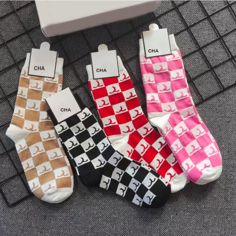 Classic Letter Cotton Sock with Tag Cute Letter Breathable Sock 4 Colors