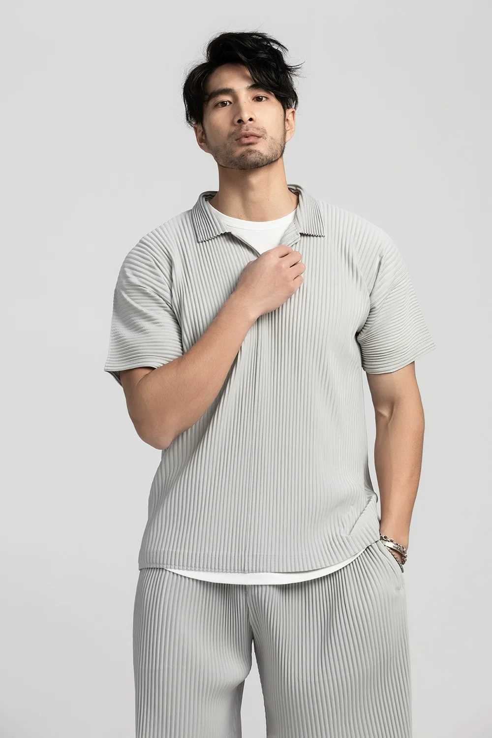 Miyake Lapel Top Polo T Shirt For Men Pleated Short Sleeve Polo Shirt Summer Clothes For Men Loose Fashion StreetwearXJ241211