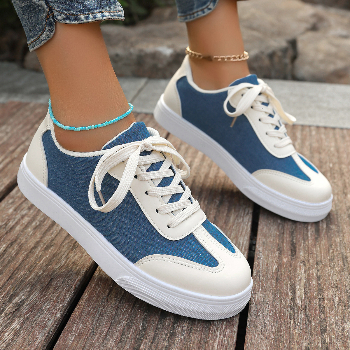 Canvas flat white shoes for women 2024 autumn new large round toe lace up sports and leisure shoes