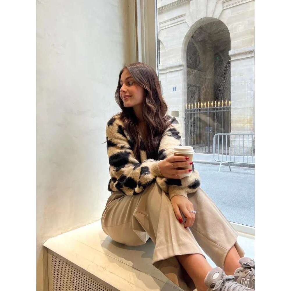 Vintage Leopard Print V Neck Knitted Cardigans Women Chic Long Lantern Sleeves Loose Sweaters Autumn Casual Commuting Knitwears