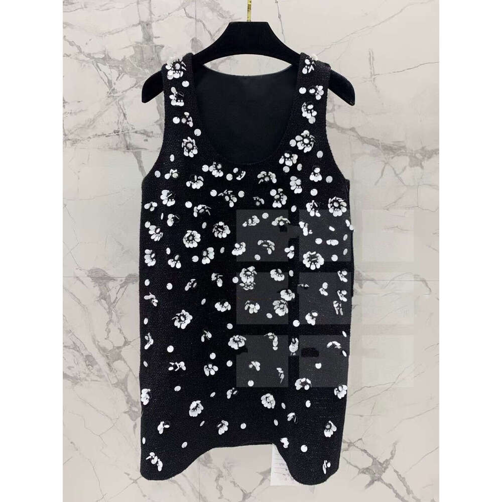 Women 3D Wer Appliques Round Neck Sleeveless Black Woolen Mini Dress