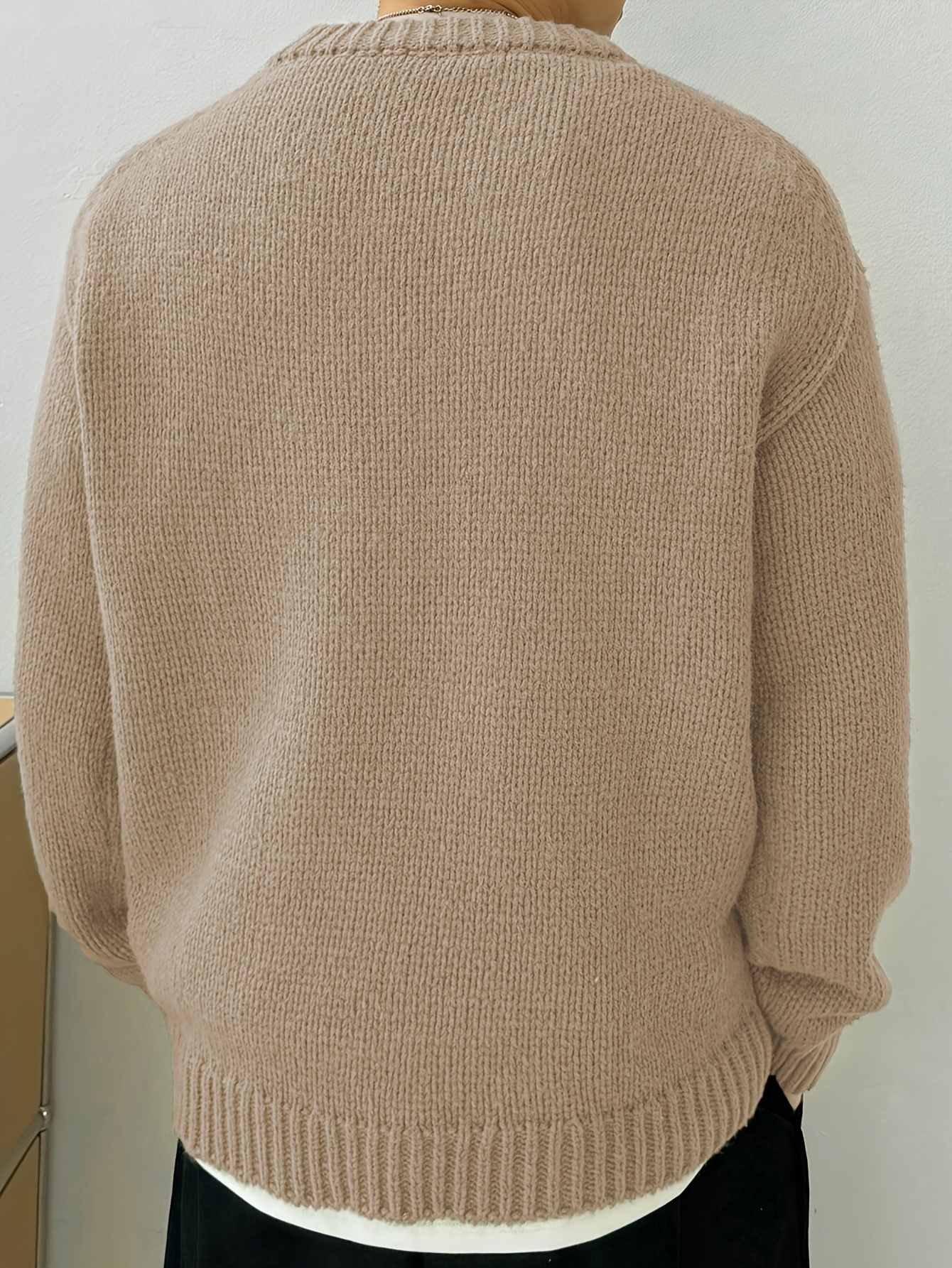 Men's solid color knitted pullover sweater, casual long sleeved round neck sweater for autumn and winter men's sweater