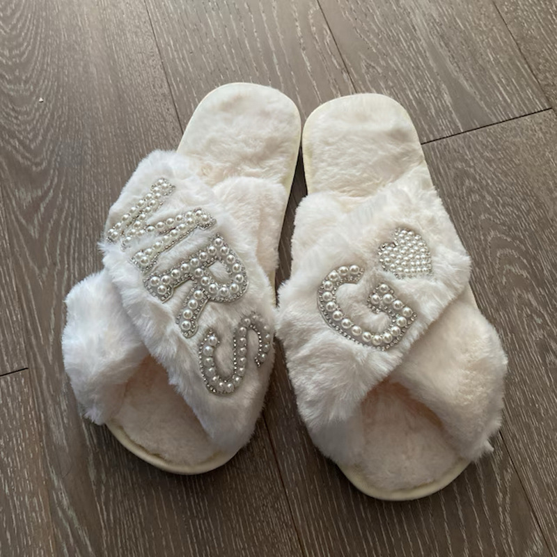 Fashionable Women Slippers Fur Sequins Sandal Fluffy Plush Flip Flops Comfortable Slides Slip On Sandals