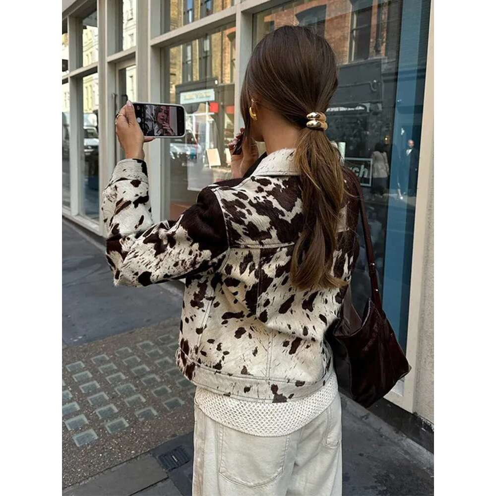 Autumn Women's Printed Leather Fur Cropped Jacket Female Long Sleeved Slim Fit Pockets Coats 2024 Lady High Street Outerwear