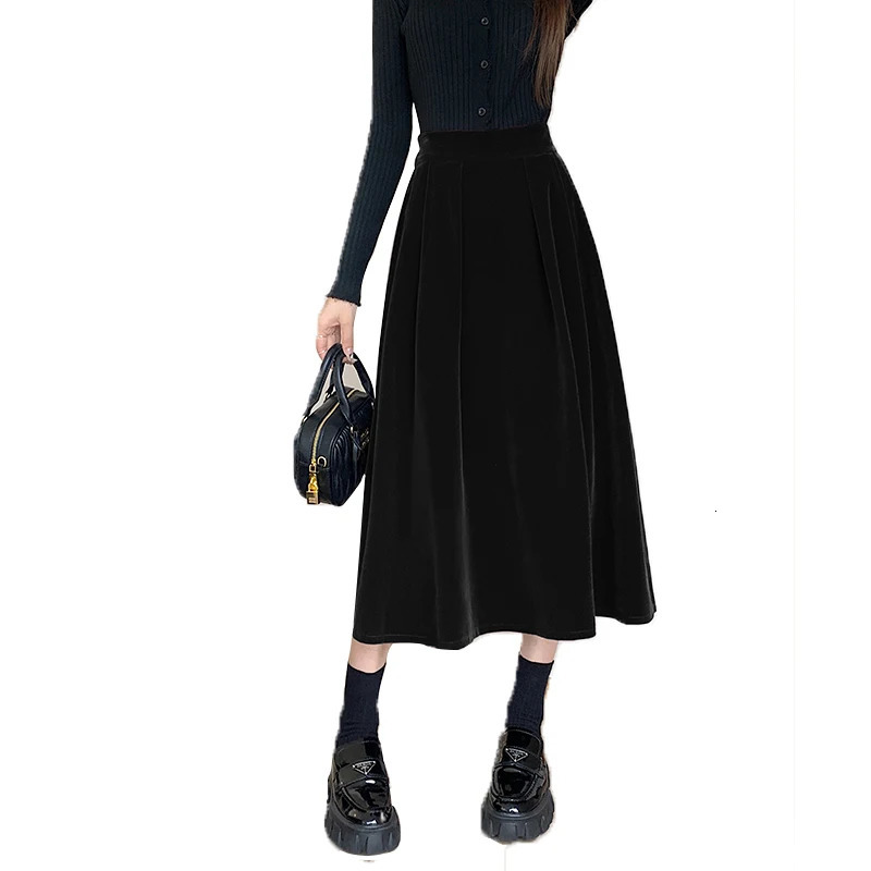 Autumn and Winter Warm Red Elegant Velvet A-line Womens Skiing High Waist Casual Black Party Folded Swing Skiing 241028