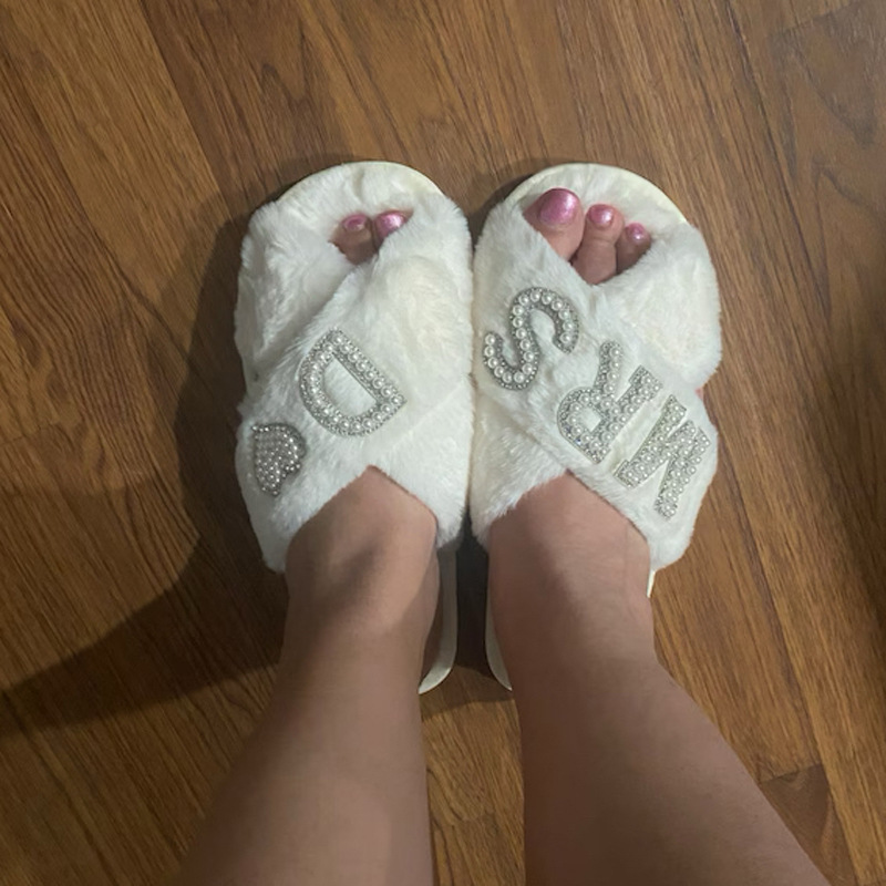 Fashionable Women Slippers Fur Sequins Sandal Fluffy Plush Flip Flops Comfortable Slides Slip On Sandals