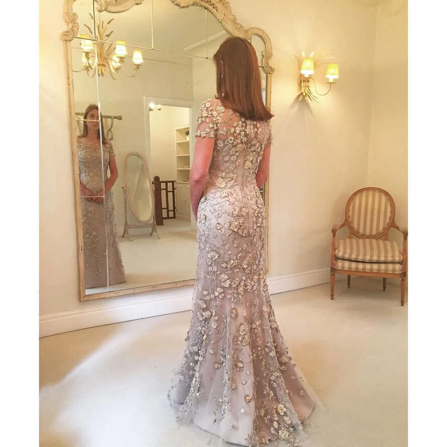 Champagne Elegant Mother Of The Bride Dresses Short Sleeves Lace Long Formal Wedding Party Guests Gowns Plus Size Evening Dress