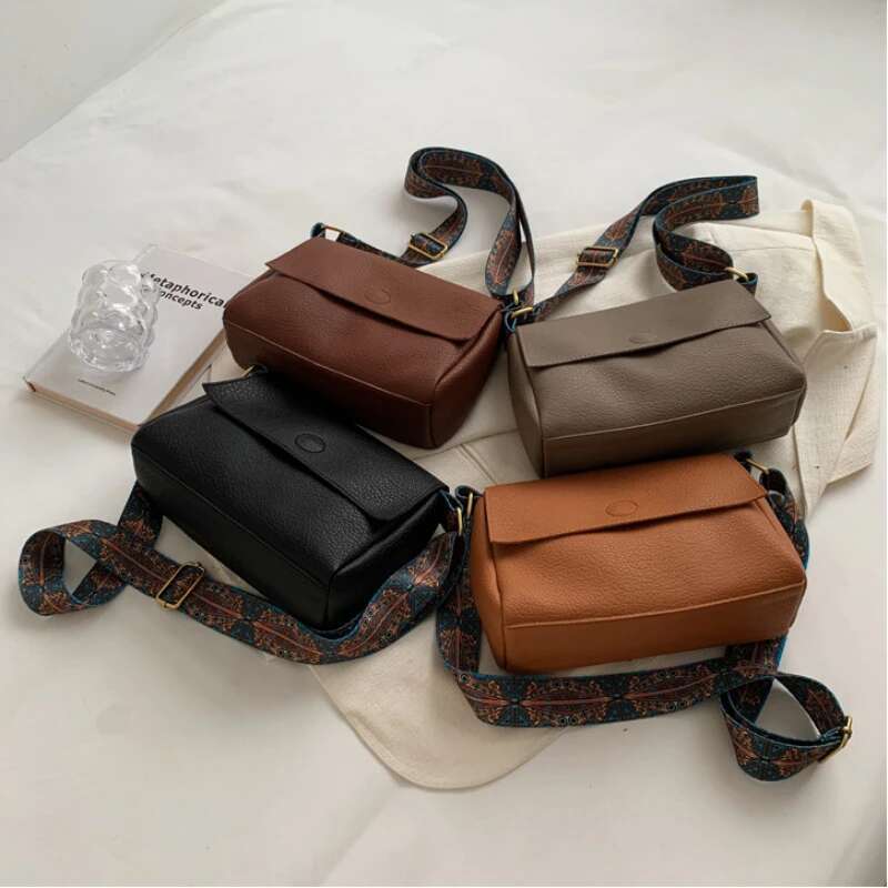 Leather Solid Tote Crossbody for Women 2025 Tend Simple Shoulder Side Bag Quality Female Handbags and Purses