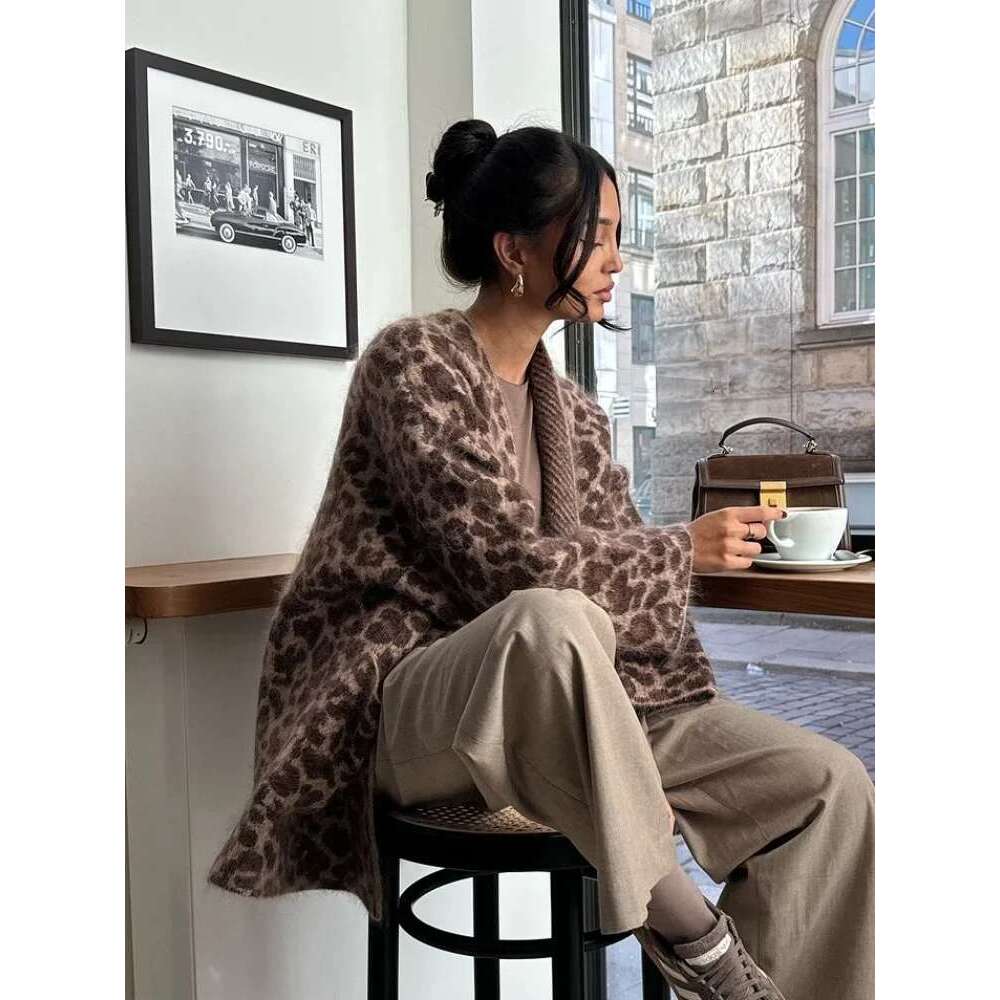 Casual Mohair Leopard Print Knitted Cardigan Women Chic V Neck Full Sleeve With Pockets Sweater Autumn New Lady Commuting Wear