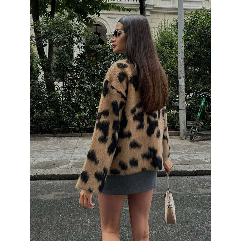 2024 Fashion Leopard Printed Mohair Cashmere Pullover For Women Chic Oversized Turtleneck Knitted Jumper New Lady Retro Knitwear