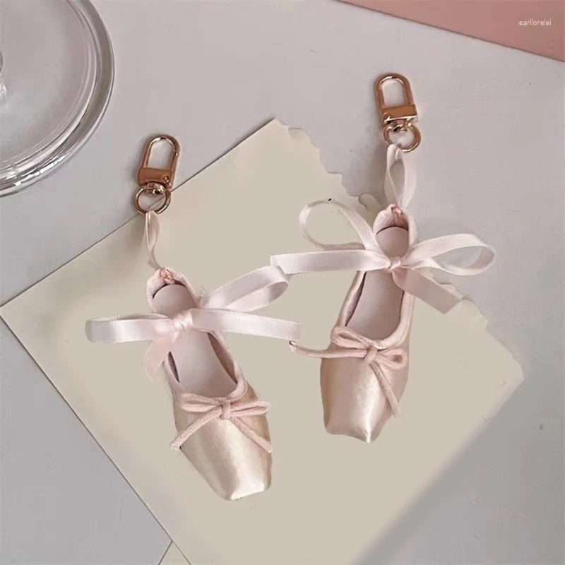 Keychains Delicate Ballet Shoes Bows Strap Charm Eye Catching Keyring Unique Keychain Bag And Phone Pendant For Girls Woman