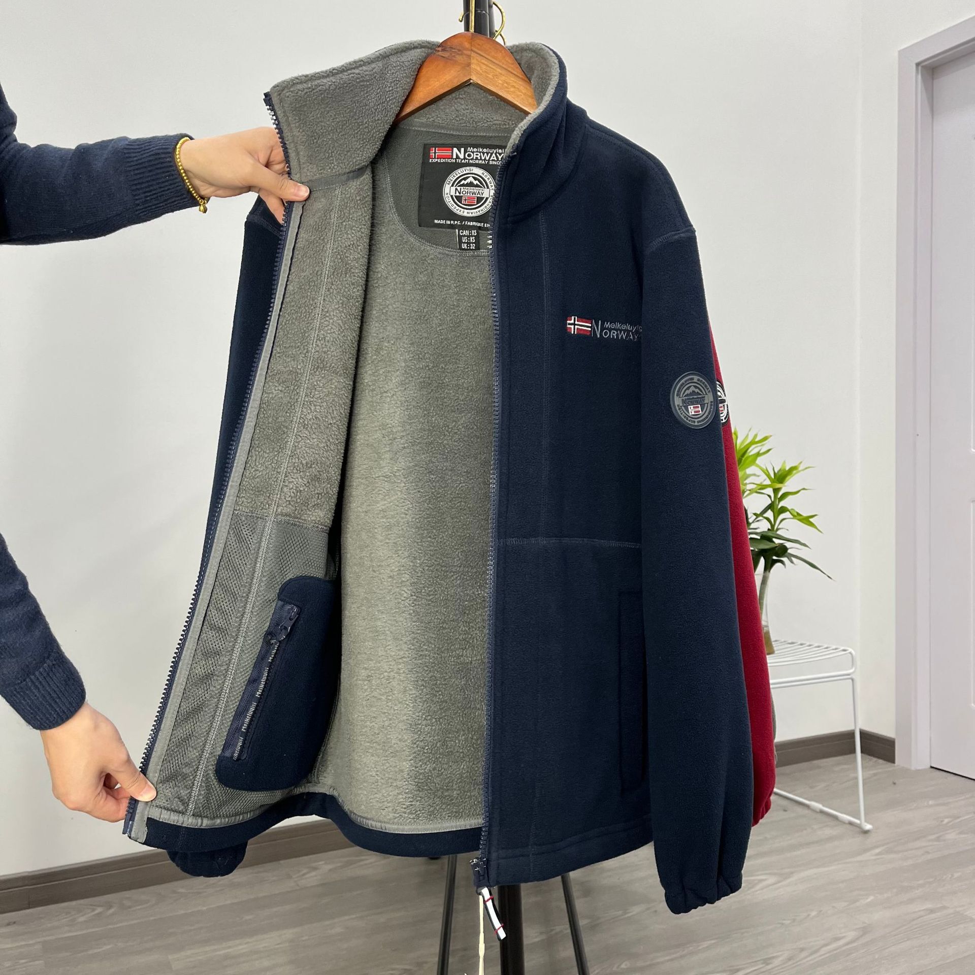 2024 New Designer Norwegian Plush Warm Wool Jacket Double Layer Cotton Thick Jacket Anti Cold Stand Collar Multi Pocket Large