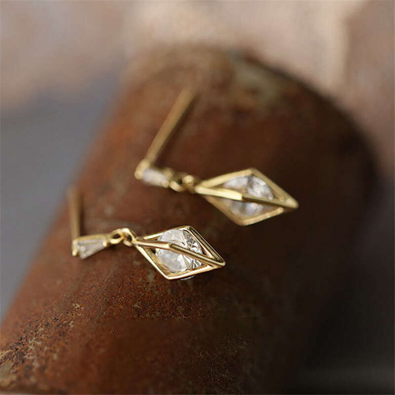 Sterg Sier Korean Dia Hollow Stud Earrings Women Crystal Tassels Light Sexy Party Jewelry Gift