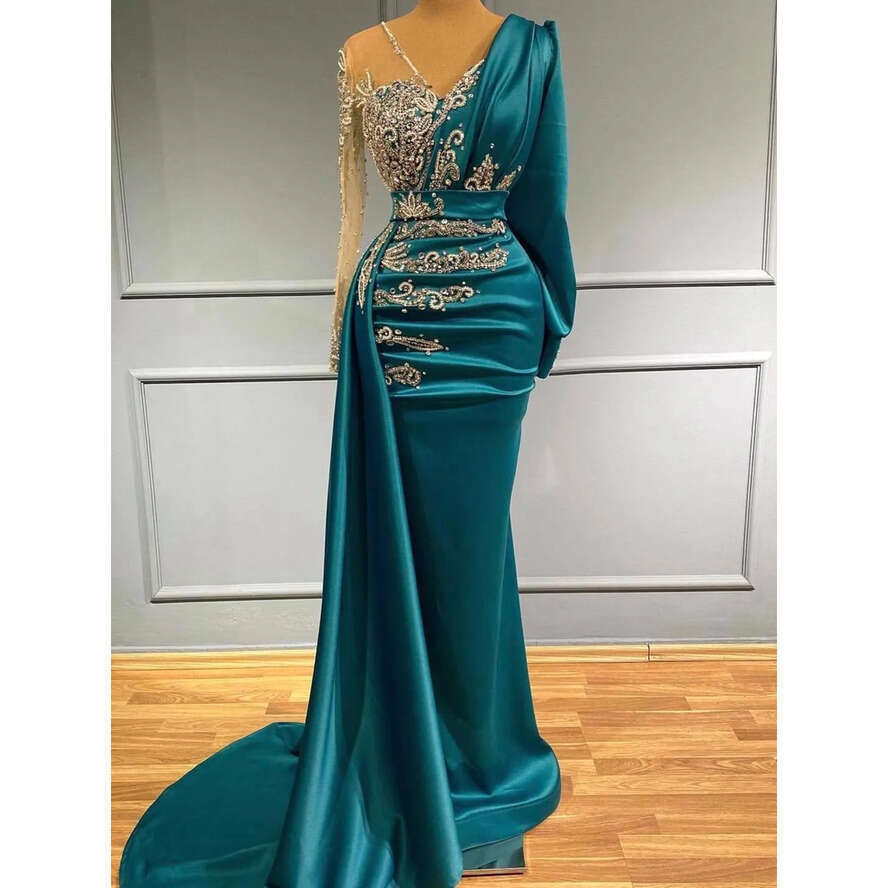 Long Sleeve Prom Evening Dresses 2023 Formal Ocn Wear Gold Appliques Beads Hunter Sheer Neck Arabic Robe De Soriee