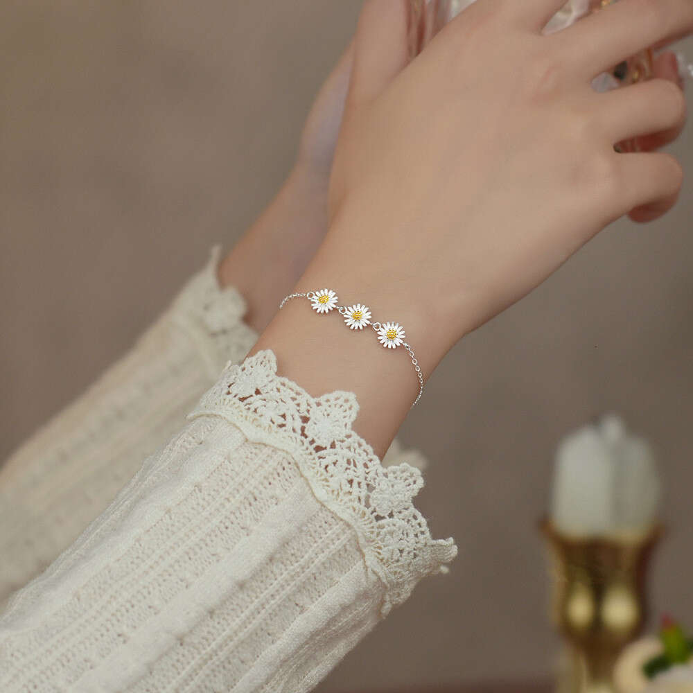 Sterg Sier Simple Daisy wer Ornament Bracelet for Women Temperament Jewelry Accessories