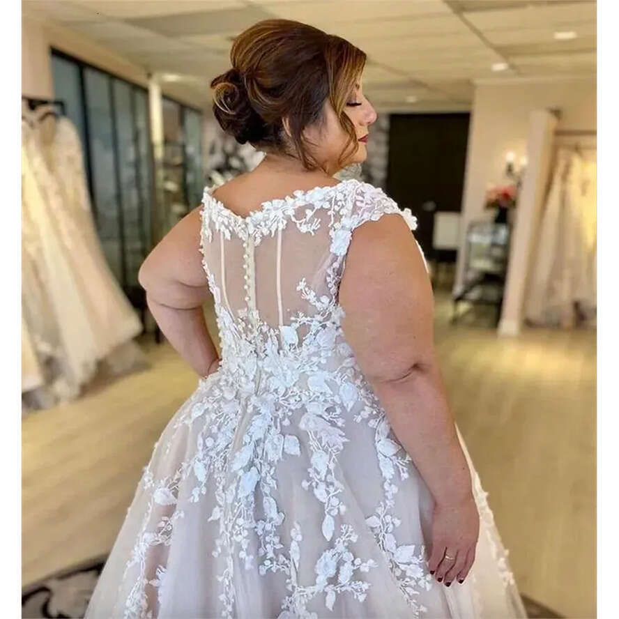 Plus Size Wedding Dresses Bridal Gown With 3D Ral Lace Applique V Neck Sweep Train Tulle Custom Made Covered Buttons Back Vestido De Novia 0509