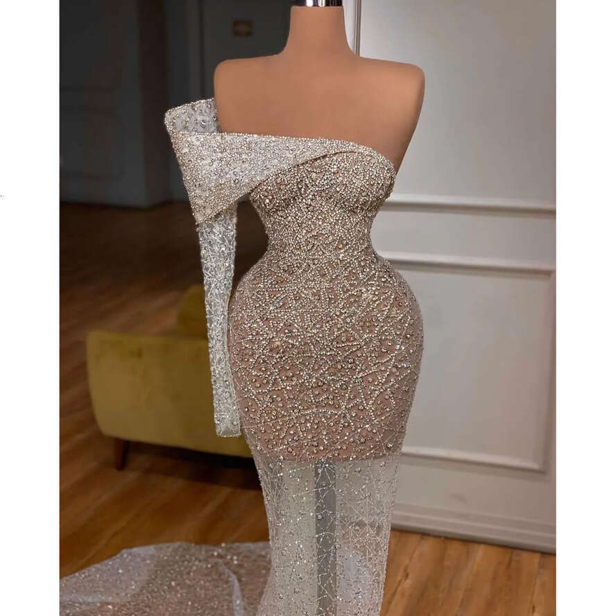 One Prom Long Sleeve Bateau Appliques Shiny Sequins Beaded Or Length Celebrity Formal Dias Hollow Sexy Evening Dresses Plus Size Custom Made
