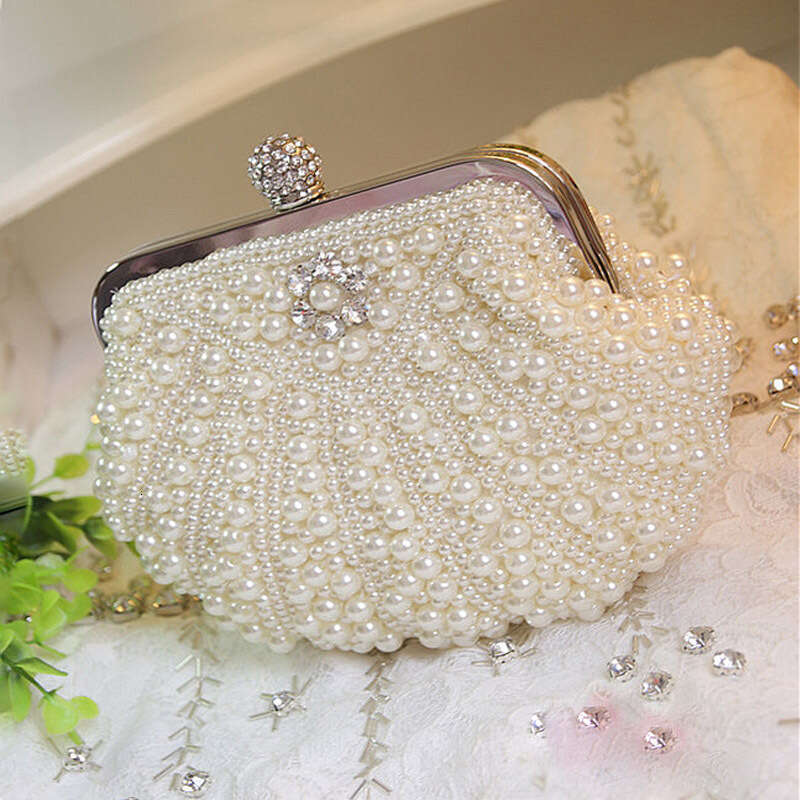 2025S Designer S New Model Handmade String Embroidered Shell Beige Pearl Banquet Bag Bride S Handbag