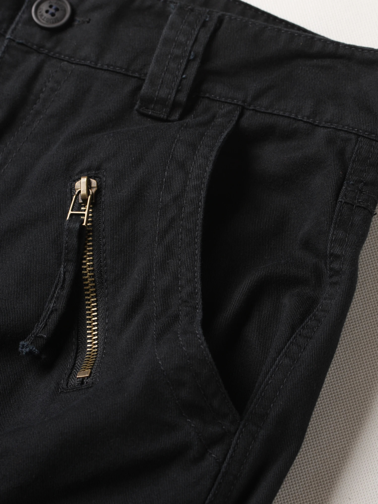 AKARMY Mens Comfortable Cotton Work Pants | Versatile Strapless Multi Pocket Trendy Hip Hop Skateboarding Style NO BELT 241028