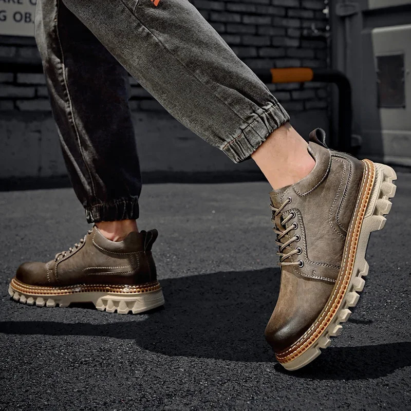 British Style Platform Work Shoes Men Boots Leather Autumn Winter Hightop Casual Fashion plush warm Man 241028