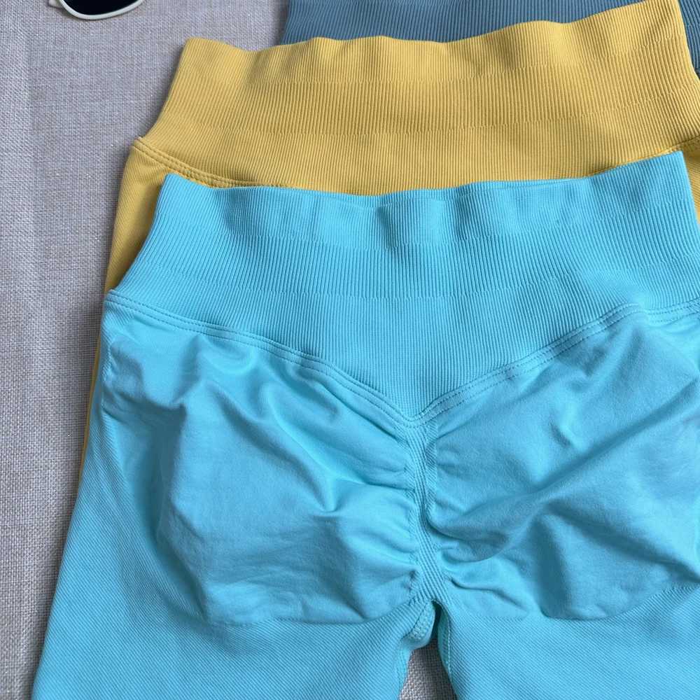 Women's Tracksuits Seamless Impact Set 2-piece Womens Sports Scrunch Short Leg Set Halter Sports Bra Fitness Top Sportswear Y2410295VD5