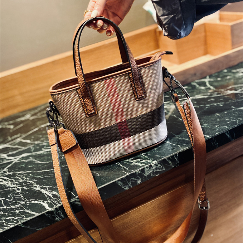 Genuine Leather Casual HandBag 2023 New High Capacity Shoulder Bags Fashion Brand Designer Trends Handbag ddmymoon