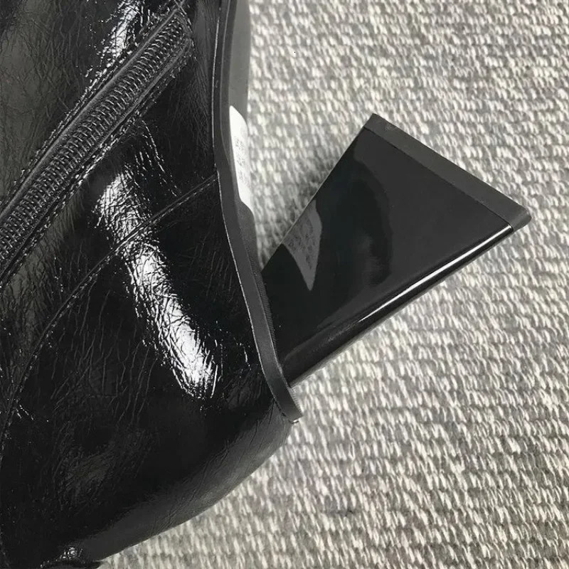 Horse Boots Female Ins Pointed Pink Skinny Boots Winter Patent Leather Thick with Fashion High Heel Short Boots 241028