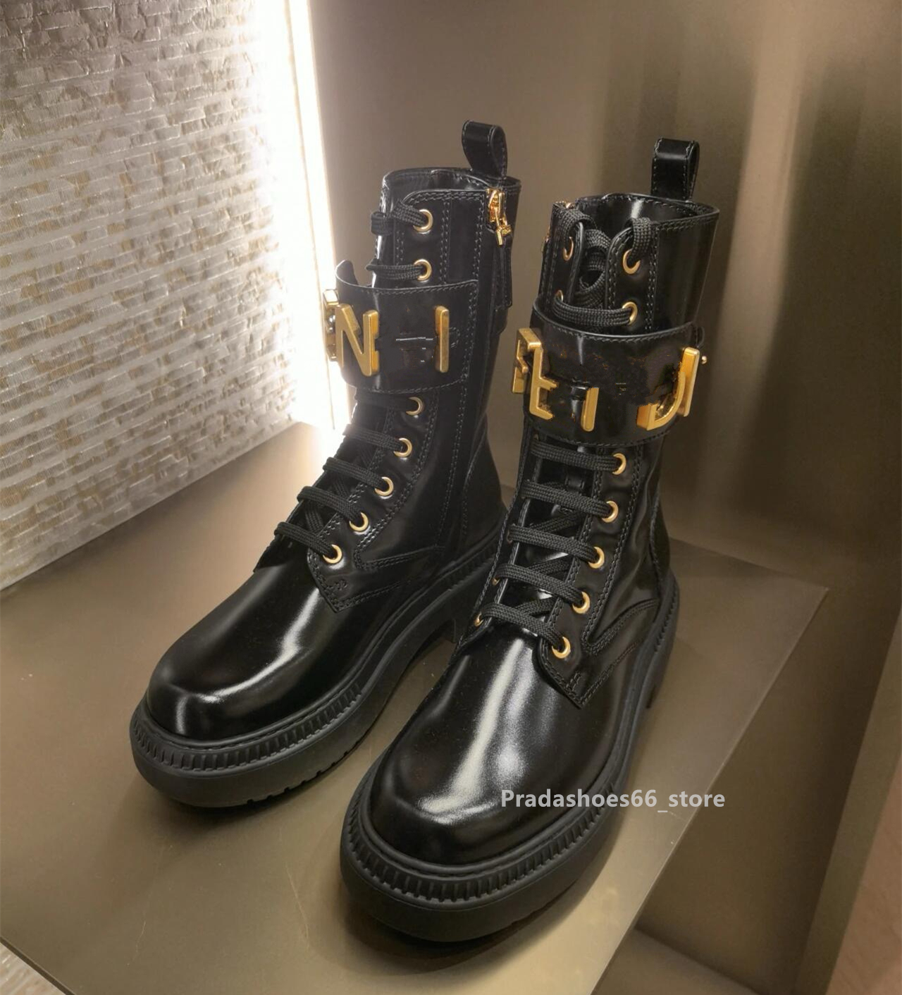 2024 Thick Bottom English Style Chelsea MartinBoots Rain Boots ff Shoes Fashion Luxury designer rubber Shoes Women Mid Length Short combat Boots fen ccBoots