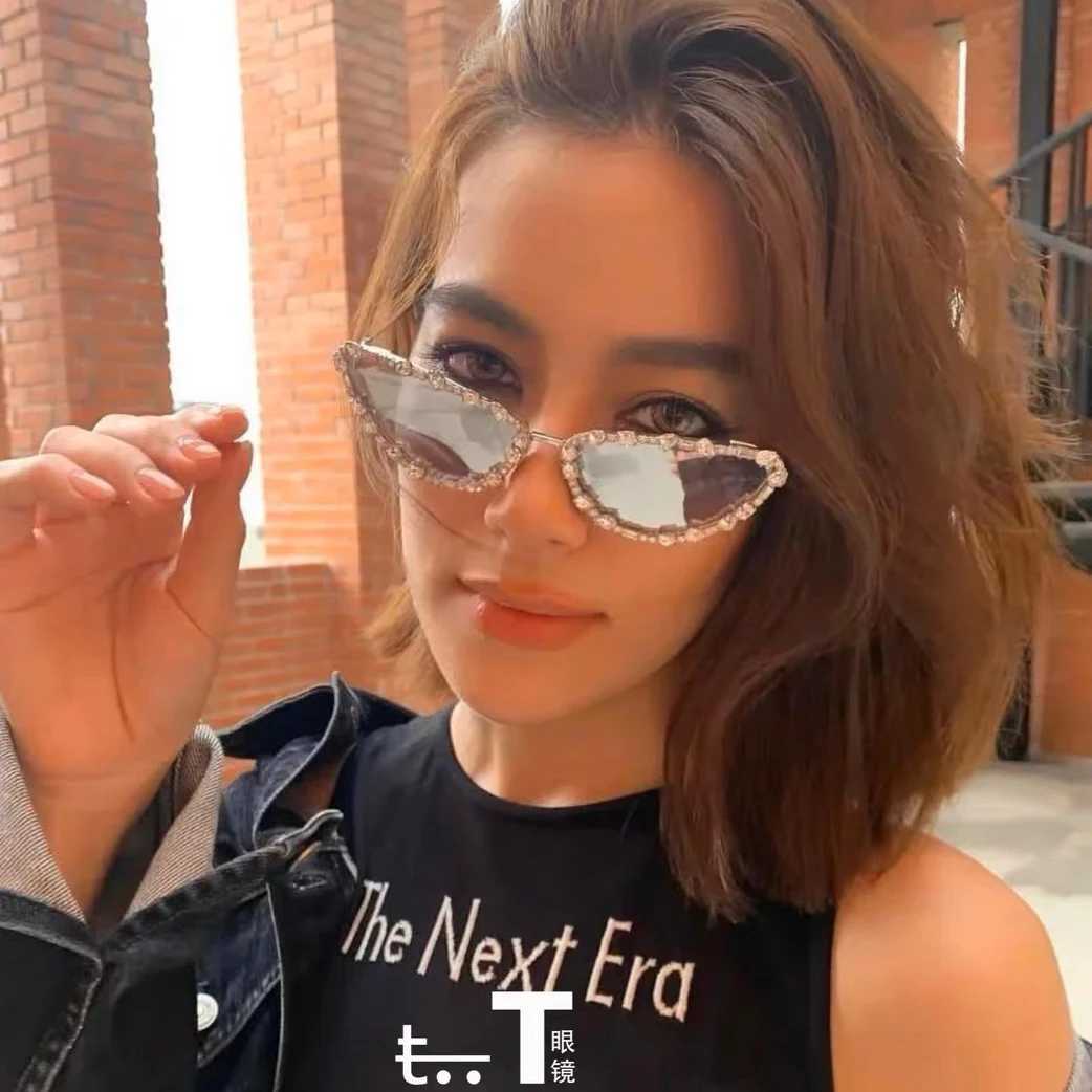Fashion Vintage Diamond Cat Eye Sunglasses Women 2023 Luxury Brand Designer Crystal Sun Glasses Trend Sexy Ladies Metal ShadesX241028