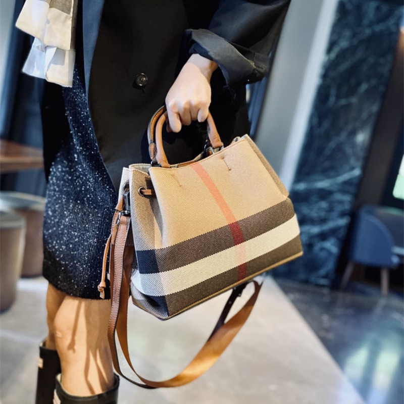 New Ladies Leather HandBag 2023 Fashion Designer Female Messenger Bag Brand Trends Handbag ddmymoon