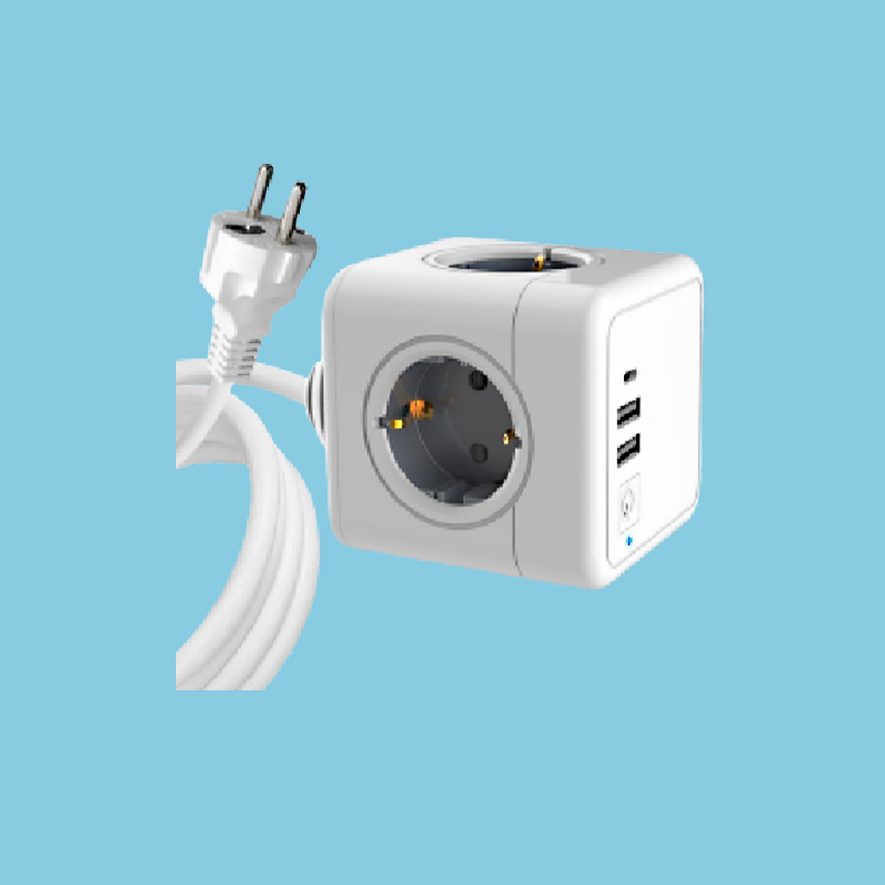 Portable EU power cube socket 4 ways and 2 USB ports outlet for indoor and travel power strip