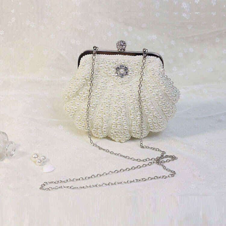 2025S Designer S New Model Handmade String Embroidered Shell Beige Pearl Banquet Bag Bride S Handbag