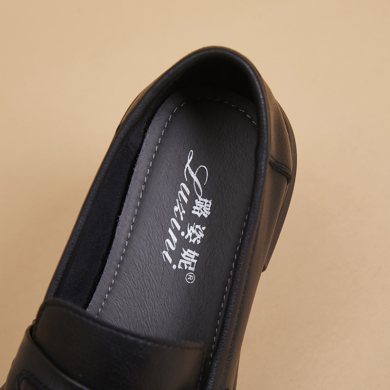 2024 Spring and Autumn England style leather soft bottom single shoes fashion loafers women's one footsteps