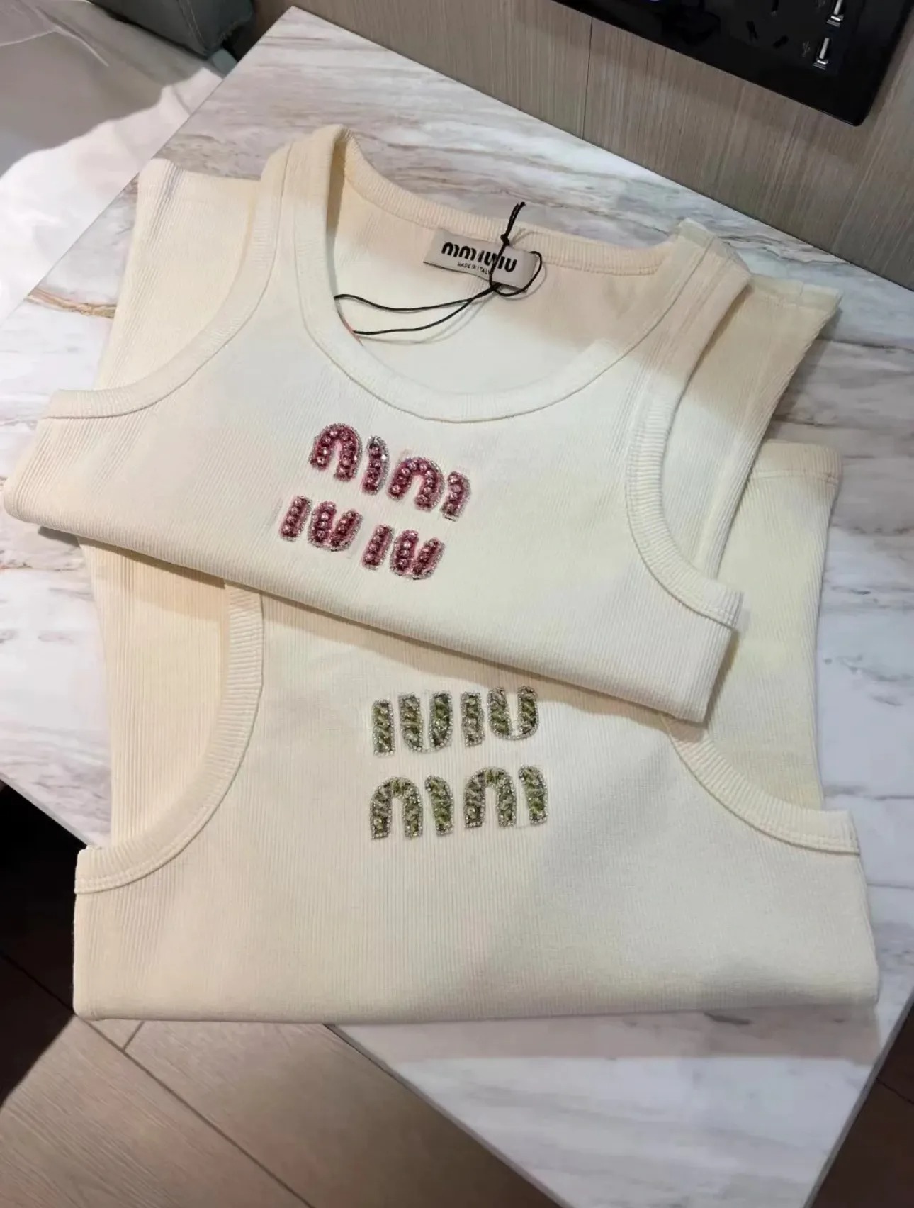 Designer Women's Tanks Camis Tank Top Lowe Clothes Knits Designer Embroidery Knitted Vest Sleeveless Breathable Cropped Tops 100% Cottons
