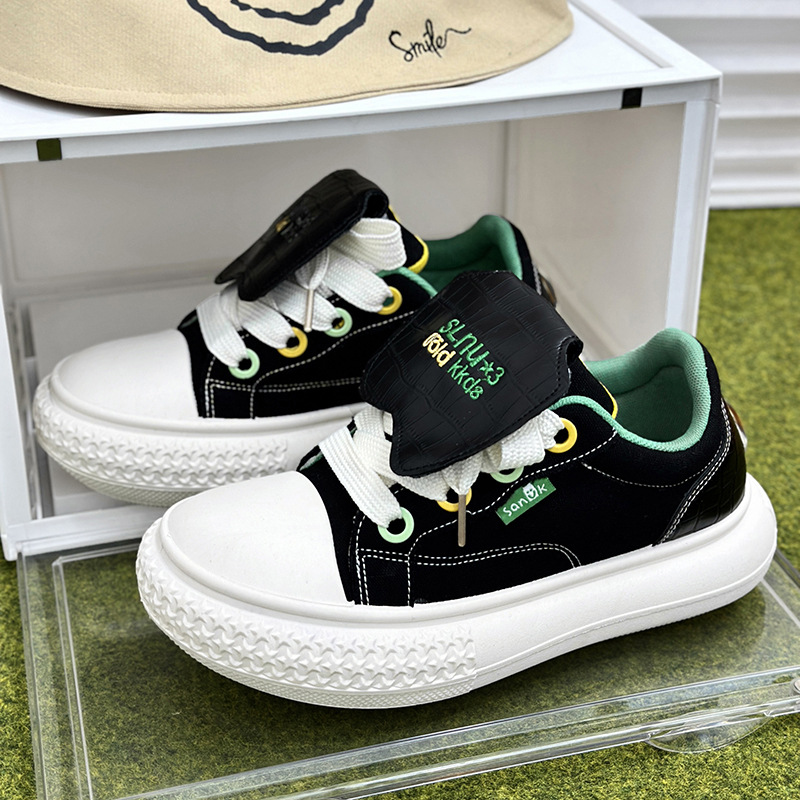 2024 new men's shoes low top Hong Kong style thick soled bread shoes white shoes toe shoes