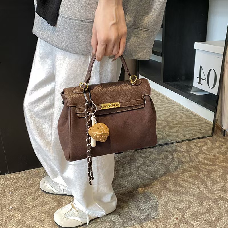 Super popular Kelly handbag women's 2025 new autumn and winter light niche high-end crossbody bag with large capacity