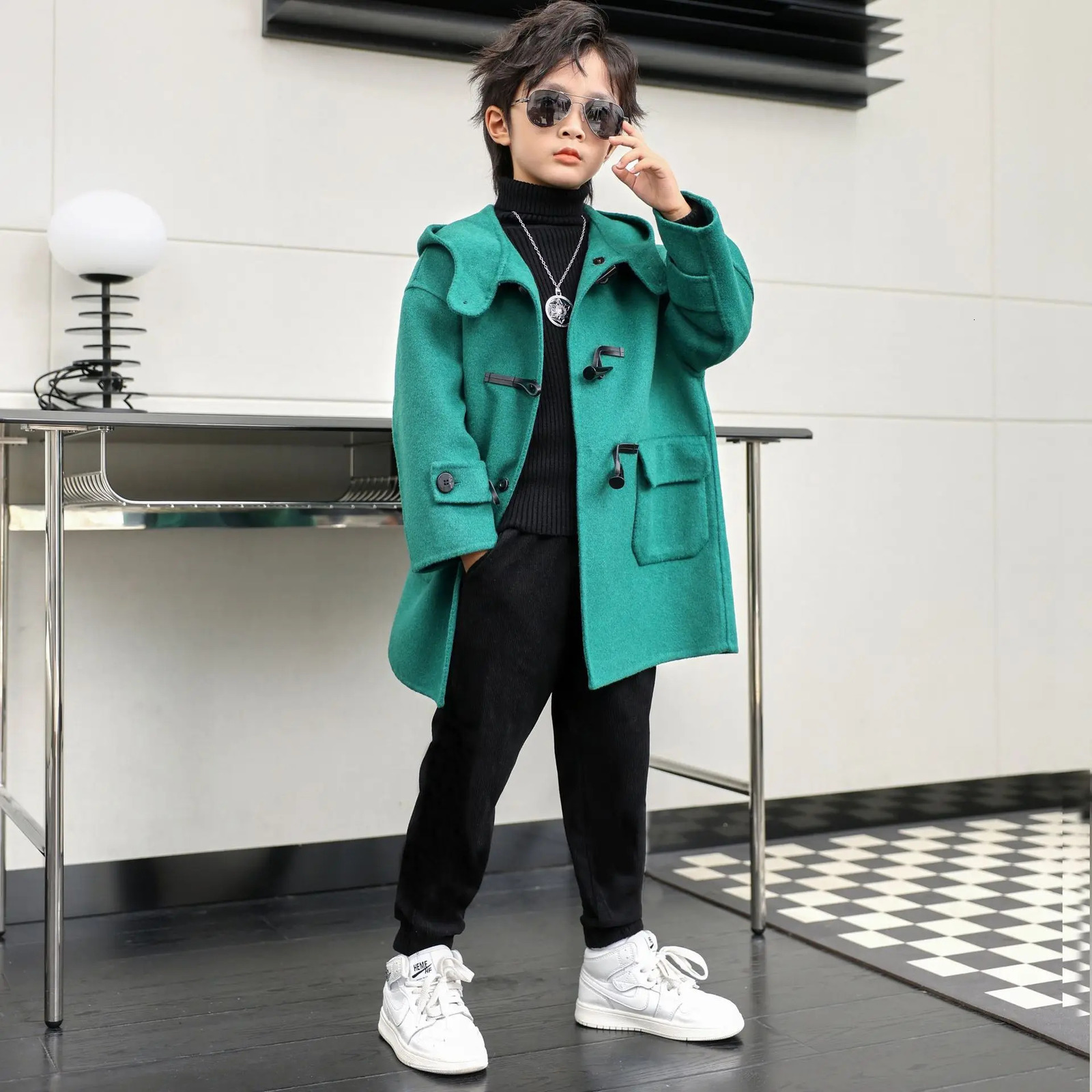 Boys Girls Windproof Outdoor Long Jacket Children Winter Red Green Wool Coat Kids Fromal Birthday Party Pography Woolen Coat 241028